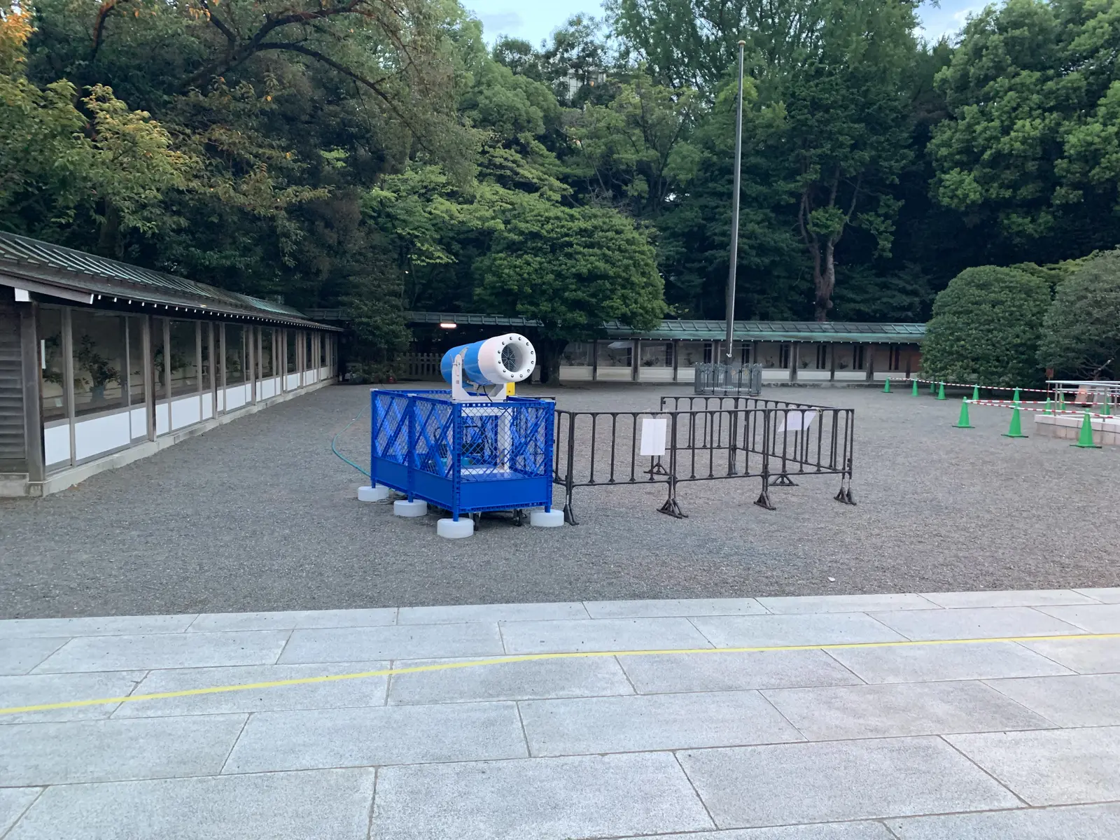大型の送風ミスト装置
