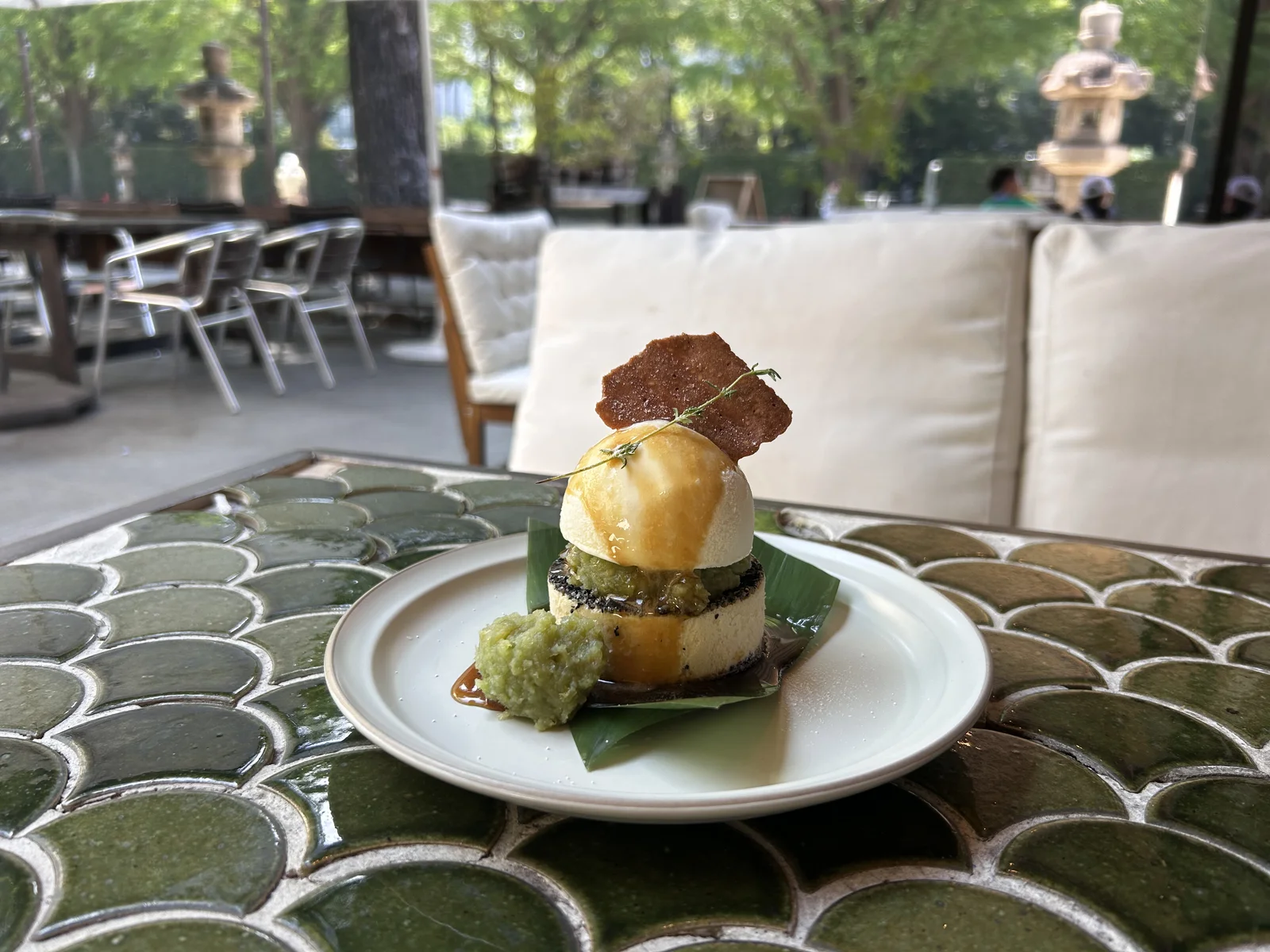 夏限定のずんだと黒ごまのマスカルポーネのチーズケーキ