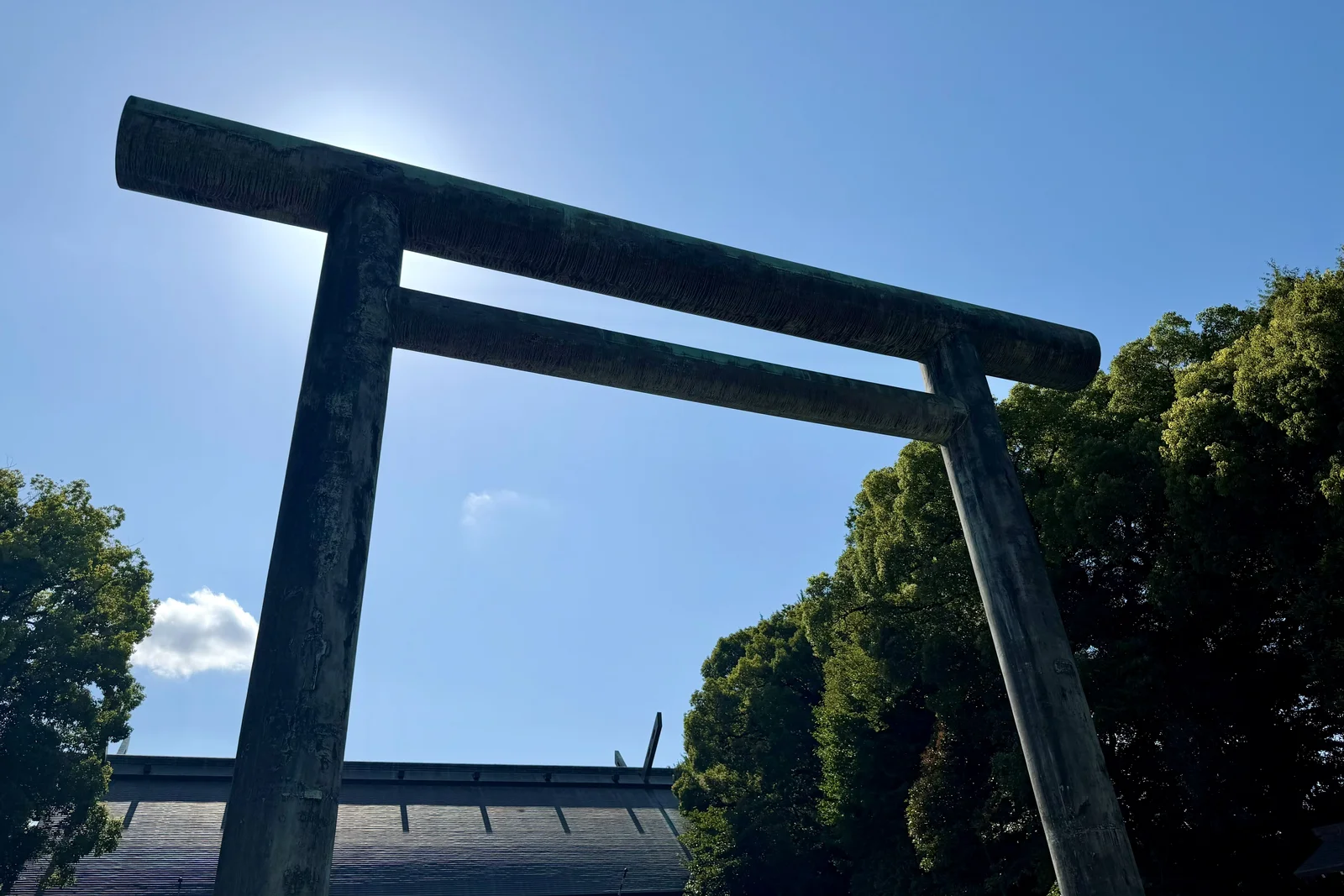 青銅製としては日本一の大きさを誇る第二鳥居