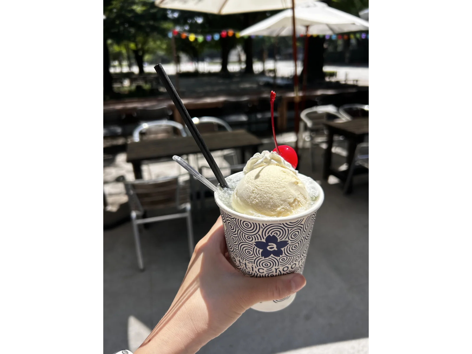最近はなかなか飲むことのない、元祖メロンソーダ